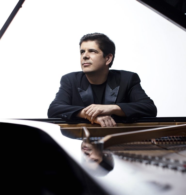 DAVID AFKHAM DIRIGE LA ORQUESTA NACIONAL DE ESPAÑA EN EL PRIMER CONCIERTO CONMEMORATIVO DE “100 AÑOS ALICIA DE LARROCHA” CON EL PIANISTA INVITADO JAVIER PERIANES