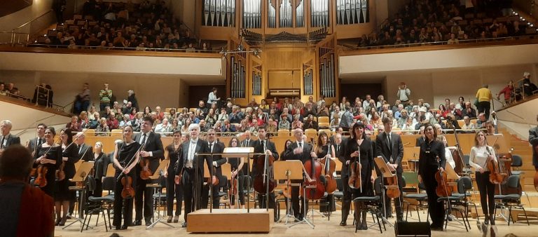 GIOVANNI ANTONINI DESLUMBRA CON LA ORQUESTA NACIONAL DE ESPAÑA (ONE) Y EN EL AUDITORIO NACIONAL CON GLUCK, BOCCHERINI Y MOZART Y EL DEBUT DE LA VIOLONCHELISTA JULIA HAGEN
