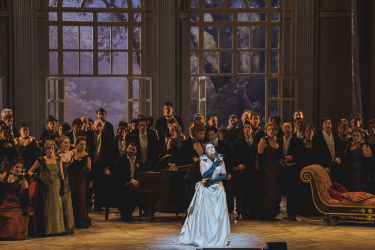 LA TRAVIATA EN EL TEATRO DEL MAGGIO FIORENTINO: CLÁSICA Y SOLVENTE