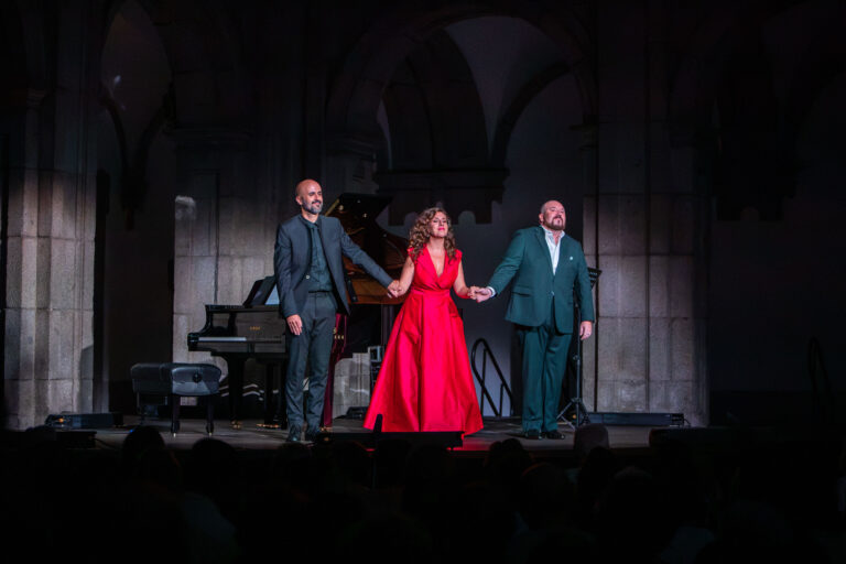 LA CANCIÓN NAPOLITANA ENAMORA EL PÚBLICO MADRILEÑO EN EL CLAUSTRO DEL INSTITUTO SAN ISIDRO, EN LOS VERANOS DE LA VILLA